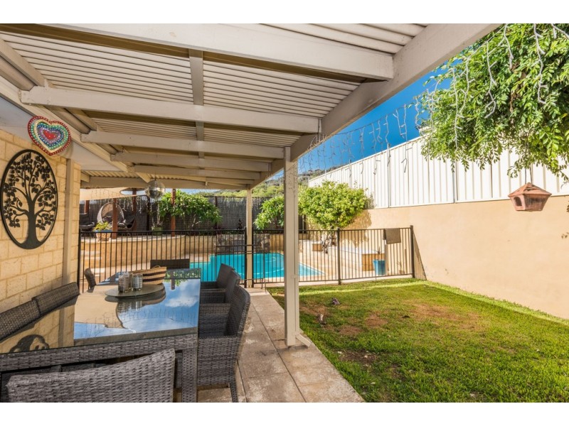 13 Columbus Blvd, Wandina WA 6530