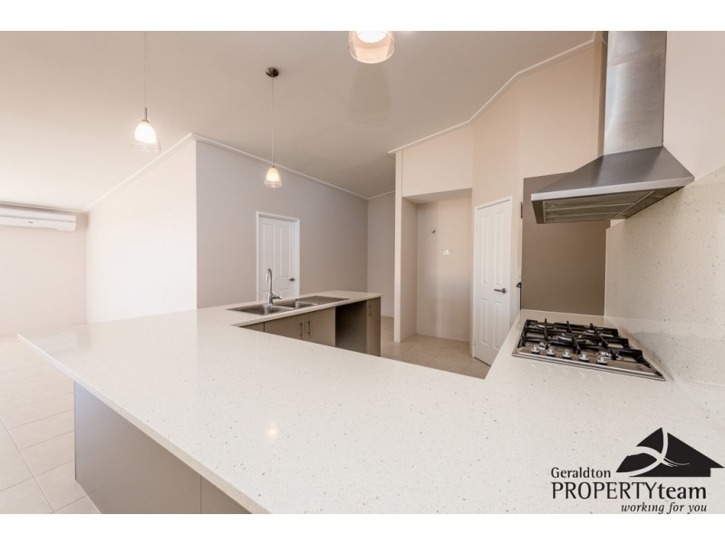 4 Schooner Pass, Glenfield WA 6532