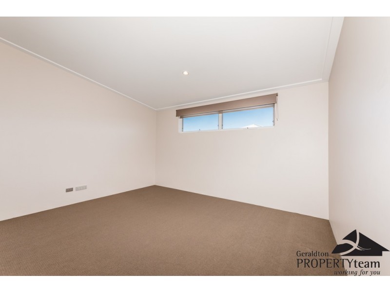 4 Schooner Pass, Glenfield WA 6532