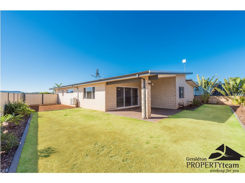 4 Schooner Pass, Glenfield WA 6532