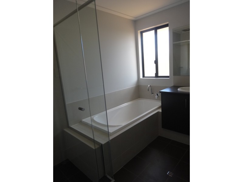 15 Beachcomber Hill, Glenfield WA 6532