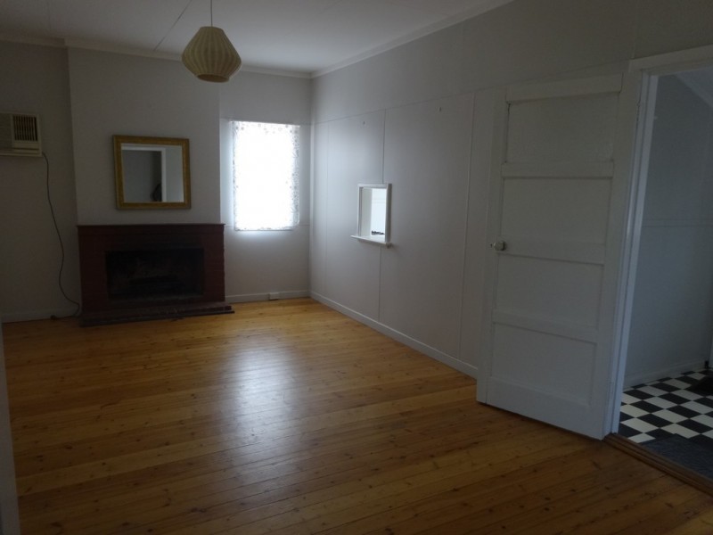 216 Evans Street, Beachlands WA 6530