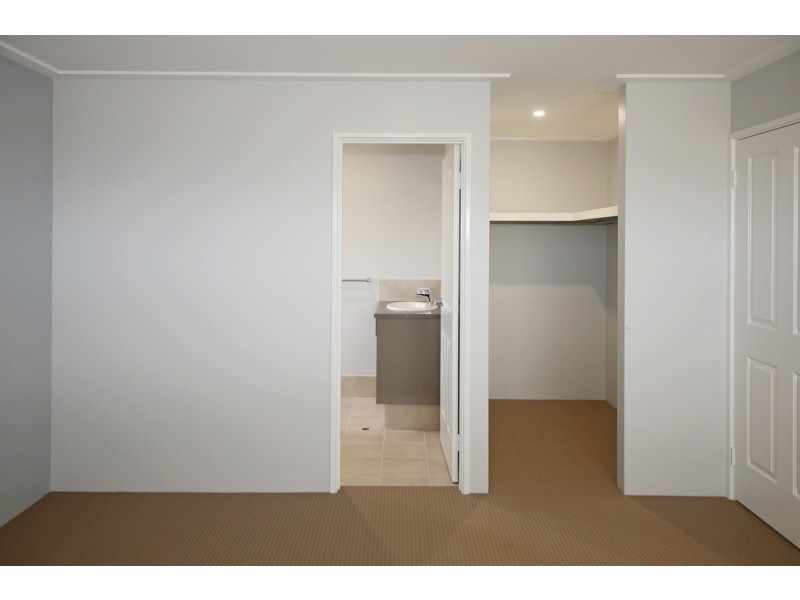 16 Swell Terrace, Glenfield WA 6532