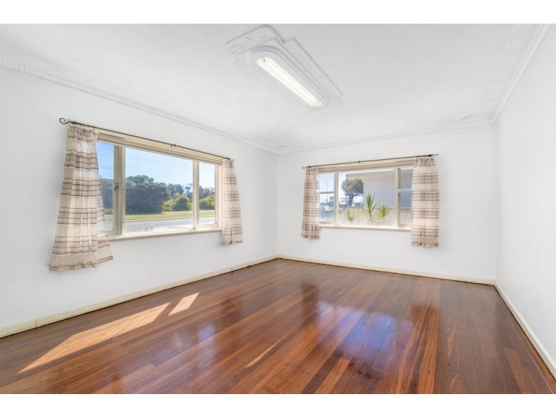 121 Cathedral Avenue, Geraldton WA 6530