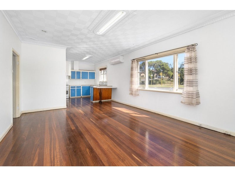 121 Cathedral Avenue, Geraldton WA 6530