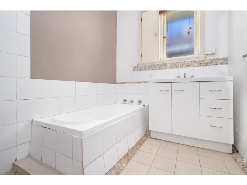 121 Cathedral Avenue, Geraldton WA 6530