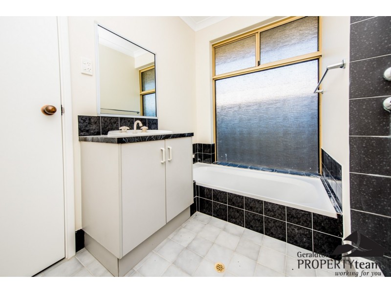 14 Mugana Crescent, Waggrakine WA 6530