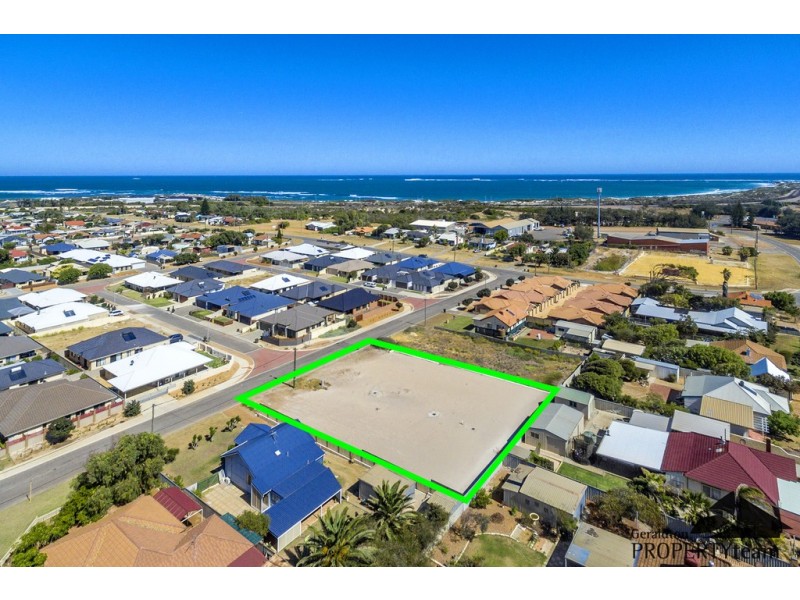 Unit 4 11 Dampier St, Beachlands WA 6530