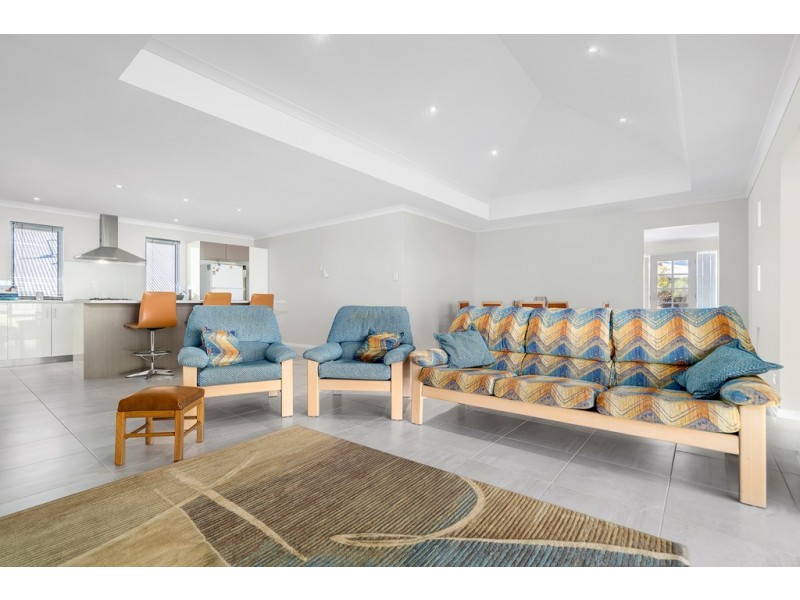 10 Jackson Loop, Wandina WA 6530