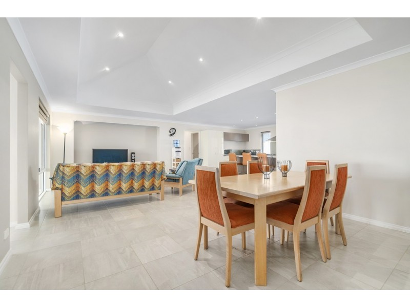 10 Jackson Loop, Wandina WA 6530