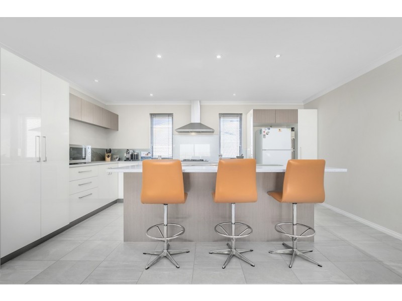 10 Jackson Loop, Wandina WA 6530