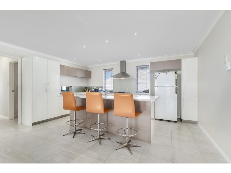 10 Jackson Loop, Wandina WA 6530