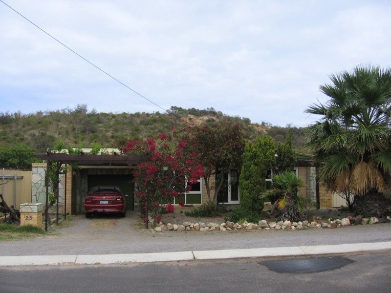 25 Reilly Road, Wonthella WA 6530
