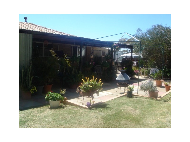 504 David Road, Waggrakine WA 6530
