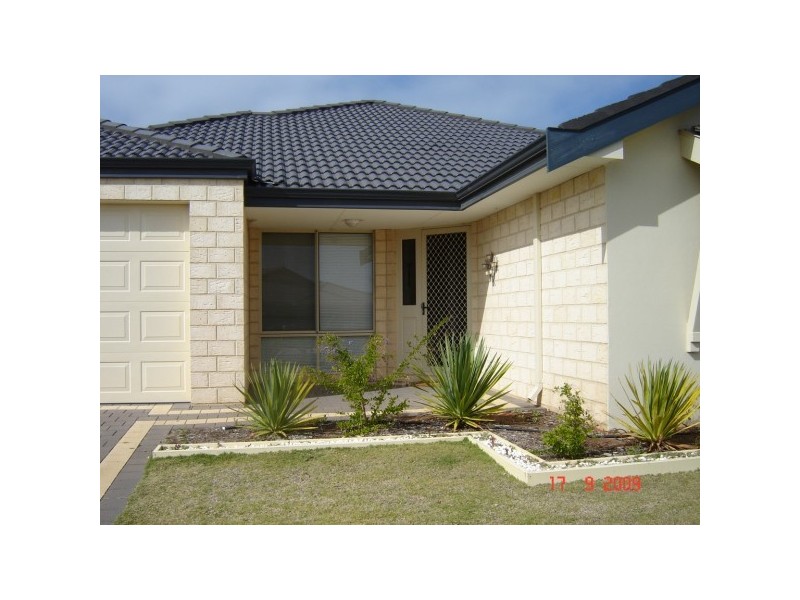 40 Mark Way, Wandina WA 6530
