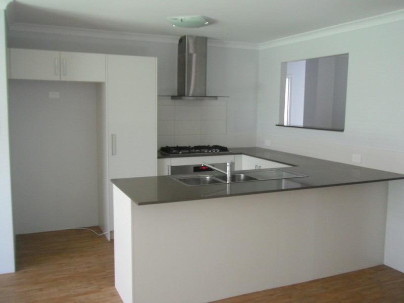 21 Crowther Street, Beachlands WA 6530