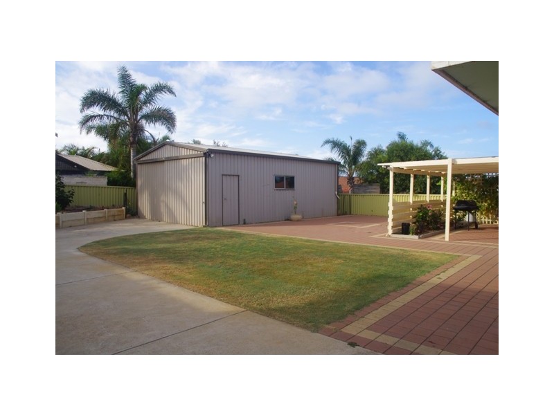 4 Lawson Street, Tarcoola Beach WA 6530