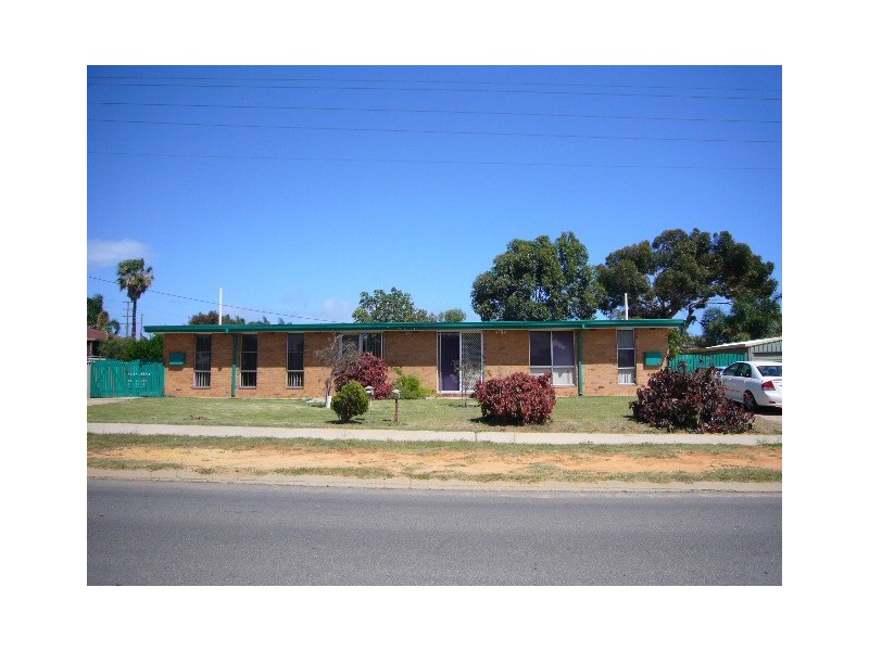 11A and 11B Central Road, Wonthella WA 6530
