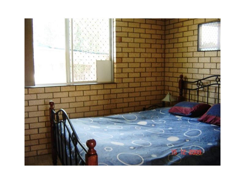 11A and 11B Central Road, Wonthella WA 6530