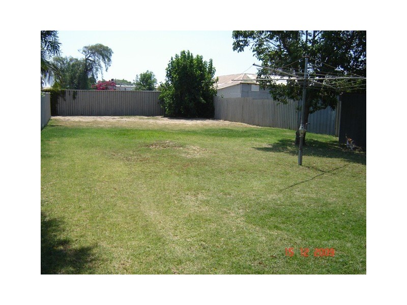 11A and 11B Central Road, Wonthella WA 6530