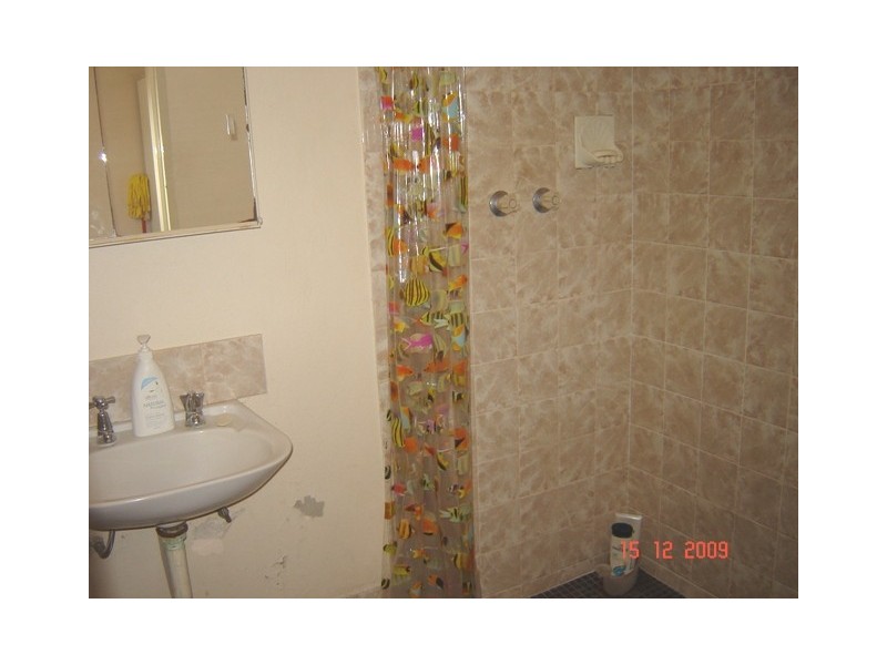 11A and 11B Central Road, Wonthella WA 6530