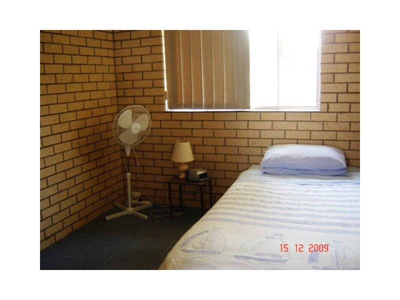 11A and 11B Central Road, Wonthella WA 6530