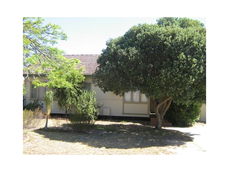 9 Houtman Street, Wonthella WA 6530