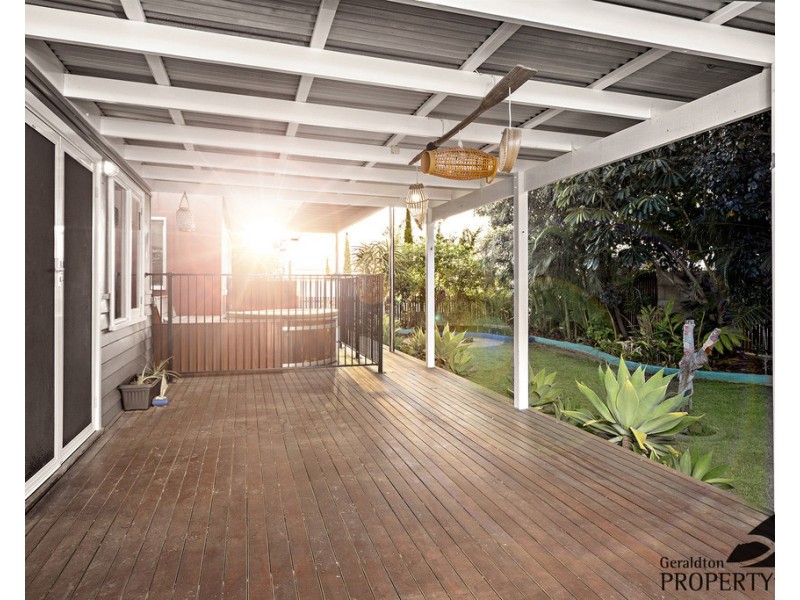 10 Fuller Street, Bluff Point WA 6530