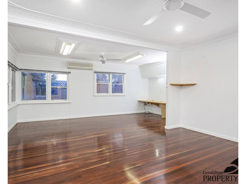 10 Fuller Street, Bluff Point WA 6530