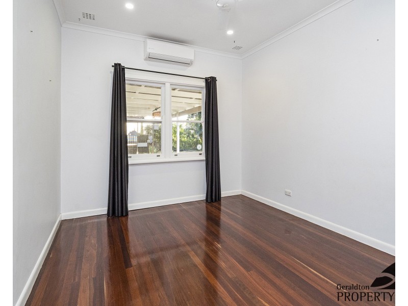 10 Fuller Street, Bluff Point WA 6530