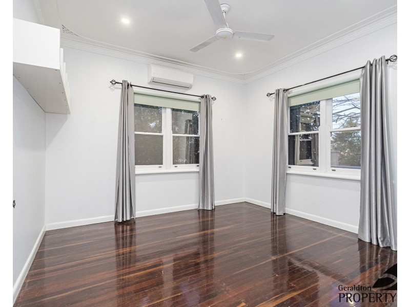 10 Fuller Street, Bluff Point WA 6530