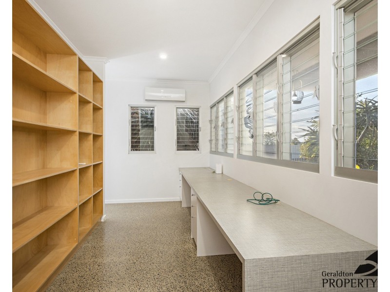 10 Fuller Street, Bluff Point WA 6530