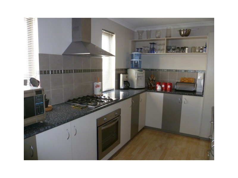 16 Dove Place, Wandina WA 6530