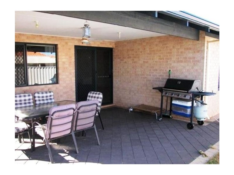 17 McGauran Lane, Beachlands WA 6530