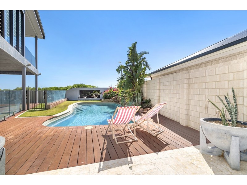 19 Surfside Terrace, Glenfield WA 6532