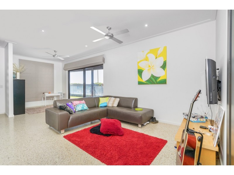 19 Surfside Terrace, Glenfield WA 6532