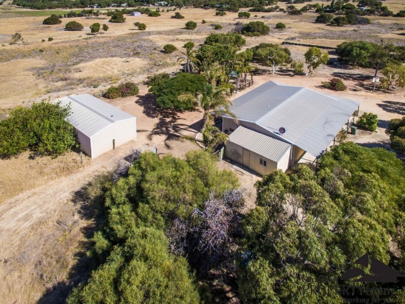 276 Hall Rd, Waggrakine WA 6530