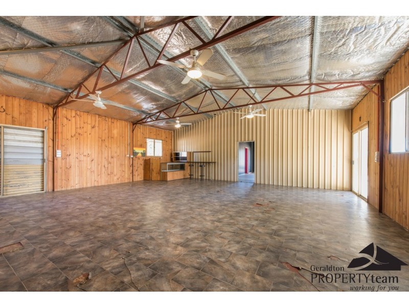 276 Hall Rd, Waggrakine WA 6530