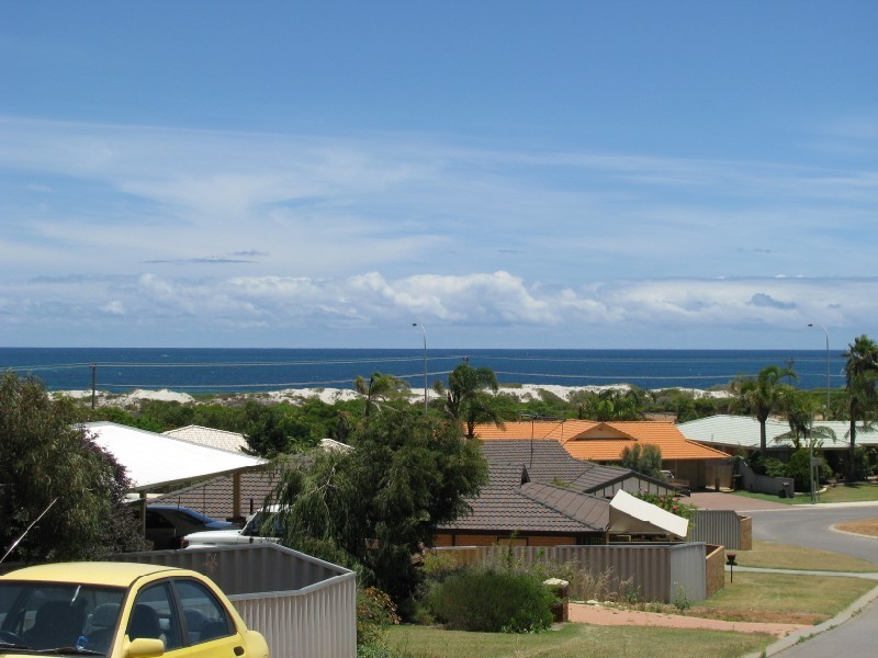 6 Conch Rise, Wandina WA 6530