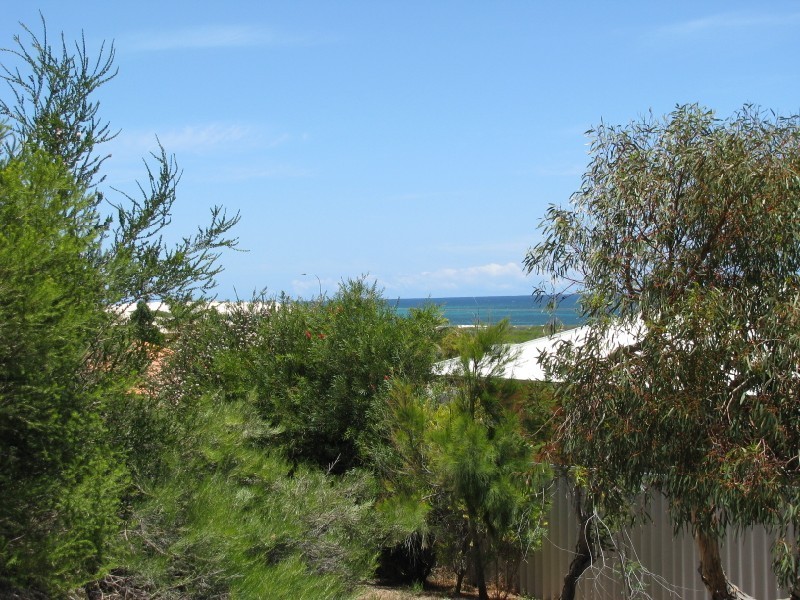 6 Conch Rise, Wandina WA 6530