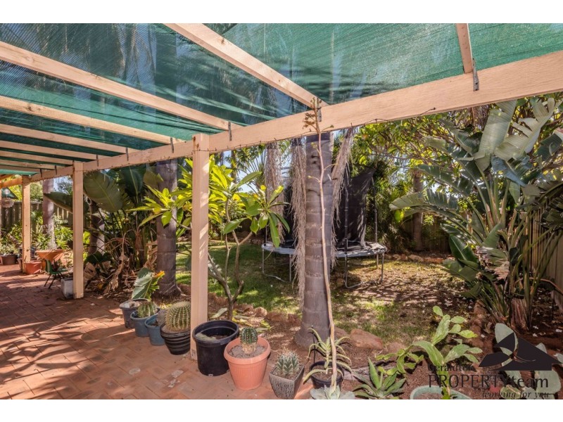 215 First Street, Wonthella WA 6530