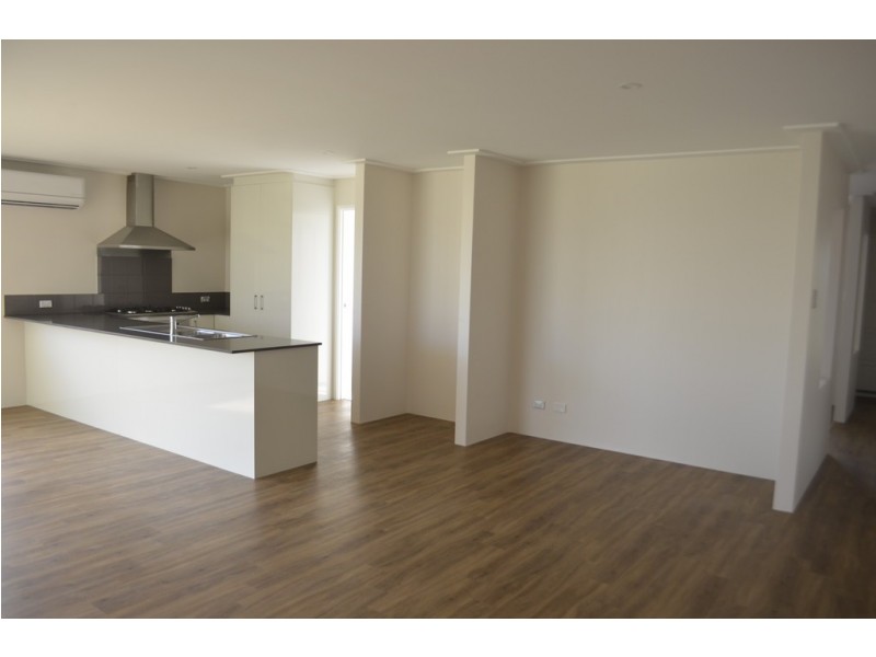 8 Beachcomber Hill, Glenfield WA 6532