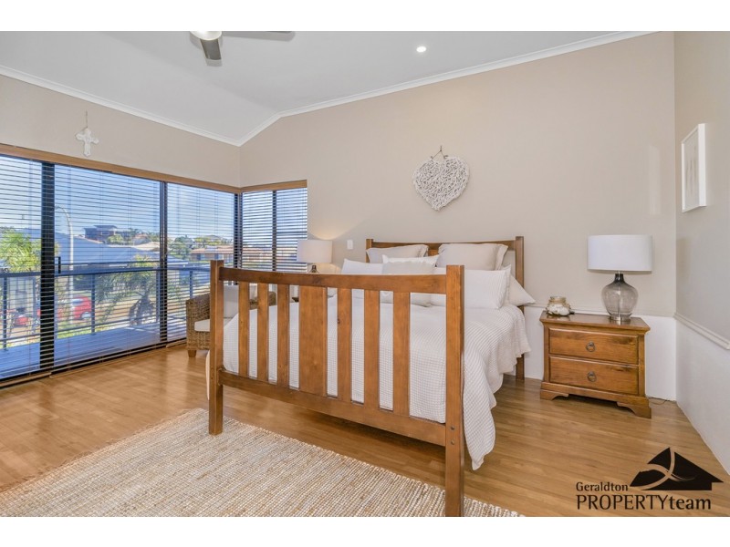 5 Bluewater Close, Drummond Cove WA 6532