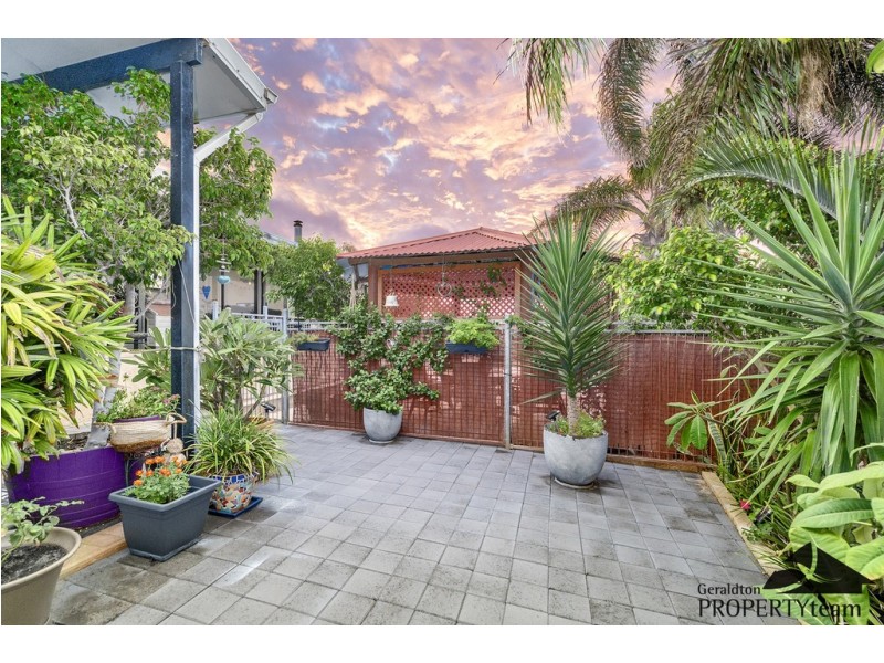 5 Bluewater Close, Drummond Cove WA 6532