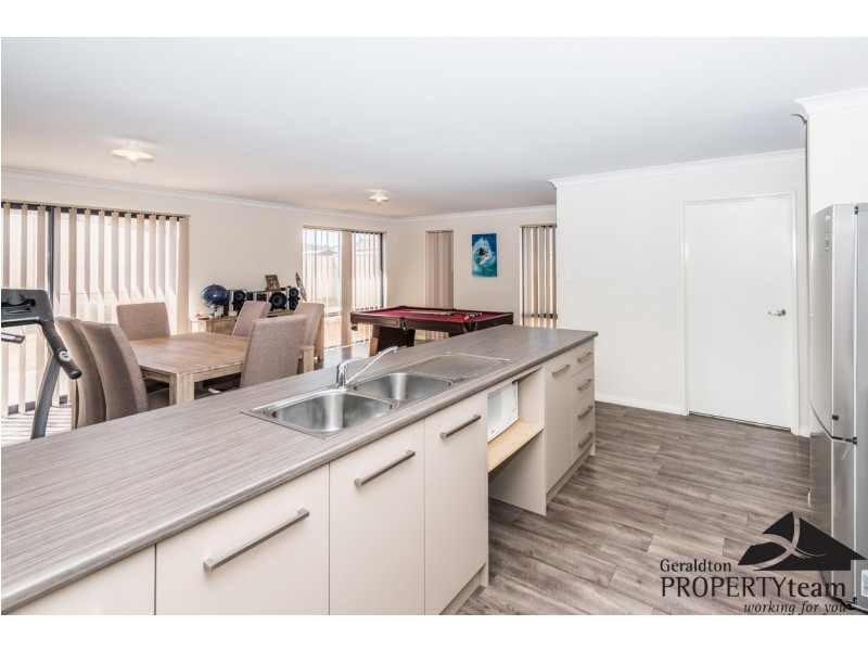 17 Windward Way, Drummond Cove WA 6532