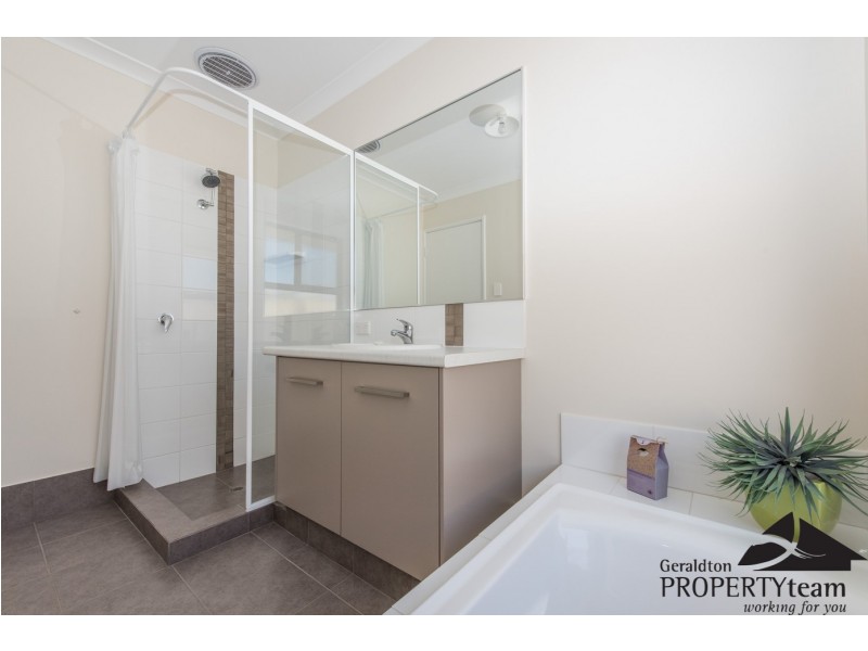 17 Windward Way, Drummond Cove WA 6532