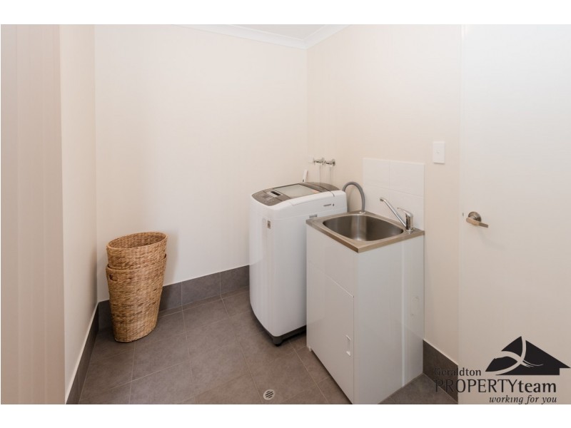 17 Windward Way, Drummond Cove WA 6532