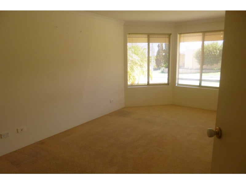 20 Dante Tarn, Wandina WA 6530