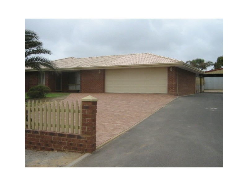 43 Sunnybanks Drive STRATHALBYN, Geraldton WA 6530