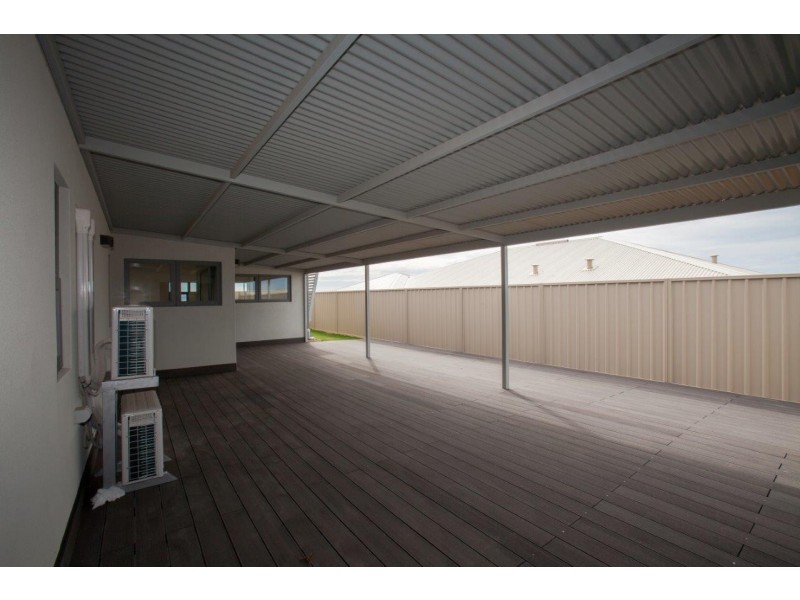 7 Lapwing Way, Wandina WA 6530